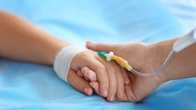 Tot mai multe cazuri de COVID la copii! Camerele de gardă ale spitalelor au devenit neîncăpătoare